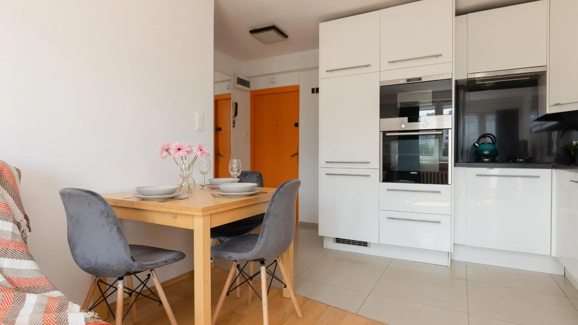 Sunny City Centre Apartment By Noclegi Renters Warsaw
